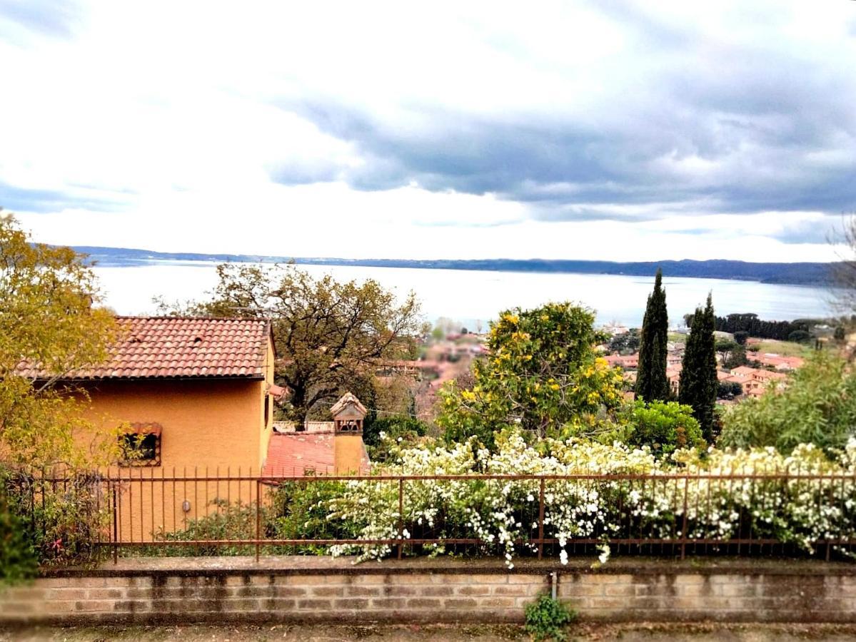 Sguardo Sul Lago Trevignano Romano Ngoại thất bức ảnh
