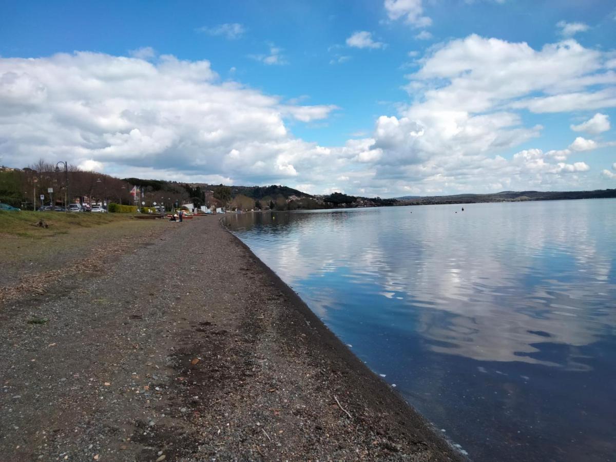 Sguardo Sul Lago Trevignano Romano Ngoại thất bức ảnh