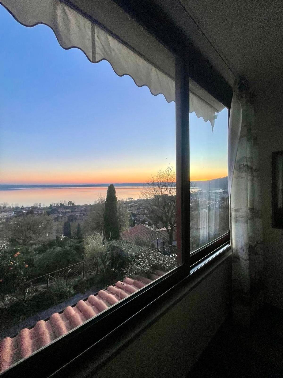 Sguardo Sul Lago Trevignano Romano Ngoại thất bức ảnh