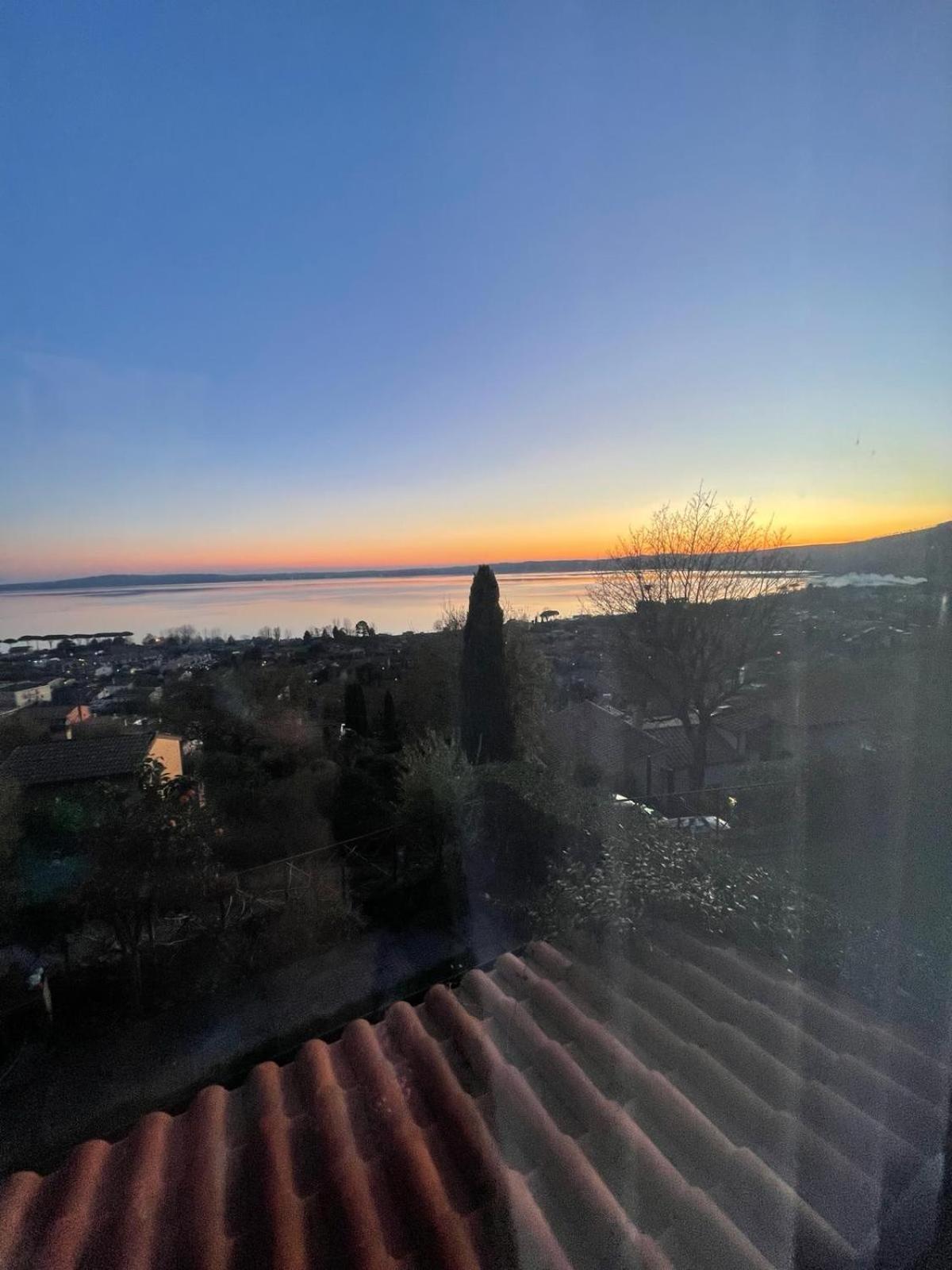 Sguardo Sul Lago Trevignano Romano Ngoại thất bức ảnh